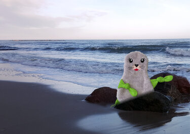 Stickdatei Kleine Robbe Kuscheltuch ITH in drei Größen - Sticken