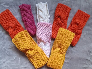 Strickanleitung für 8 Babystirnbänder in verschiedenen Größen und Mustern!