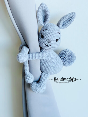 Bunny Curtain Tie Back Crochet Pattern