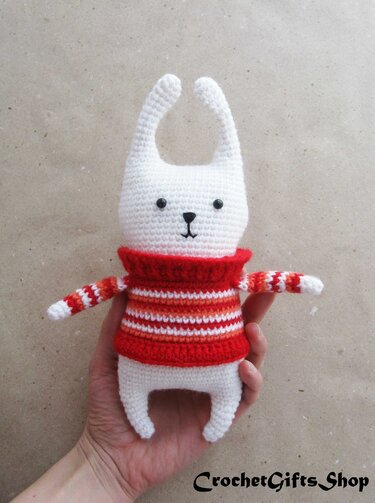 Amigurumi Bunny in Sweater - Crochet