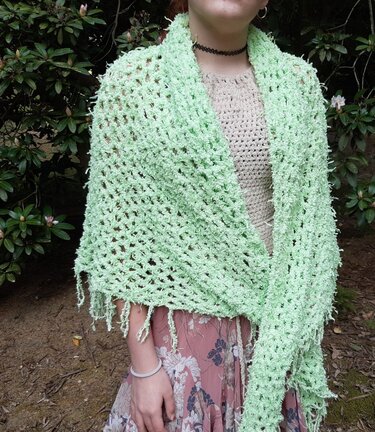 Flauschtuch „Francesca“ häkeln für Anfänger aus Chenillegarn - Bild 4