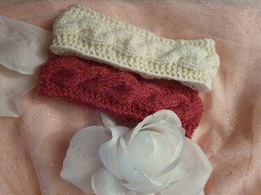 Strickanleitung für ein Babystirnband mit Zopf 1-2 Monate!