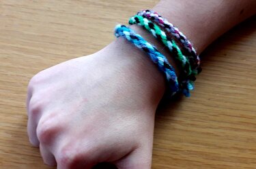 Knüpfanleitung Freundschaftsarmbänder LUCA #stayhome - Basteln