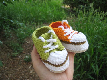 Crochet baby sneakers