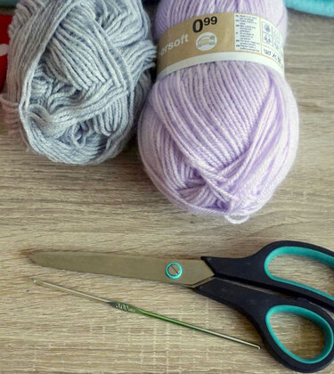 Crochet Pattern For The Easy Double Dog Loop!