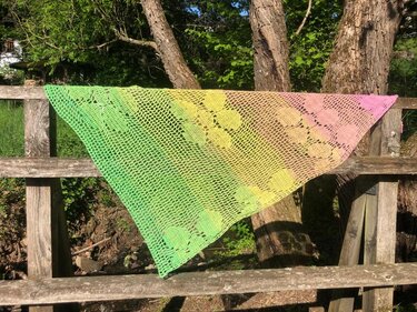 Asymmetrisches Motivtuch/ Häkeltuch Bella - Häkeln