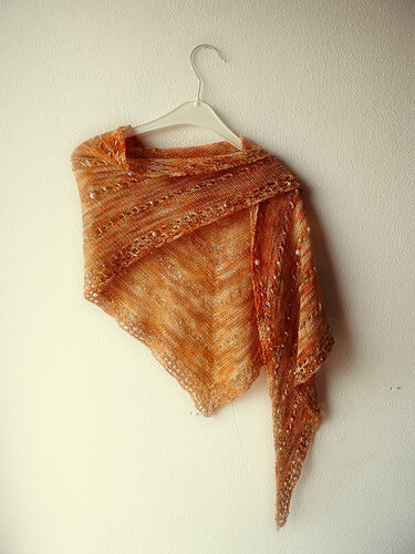 Beaded shawl knitting pattern "Perla"