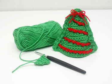 Häkelanleitung kleiner Weihnachtsbaum- schnell und einfach