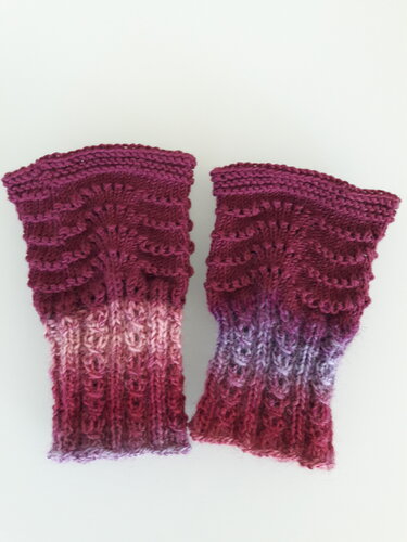 Warming Feathers - Anleitung Handstulpen - Stricken