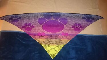 Motive scarf Paws, unicorn triangular scarf, crochet pattern