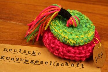 Schatulle mit Deckel aus Wollresten, Häkelanleitung