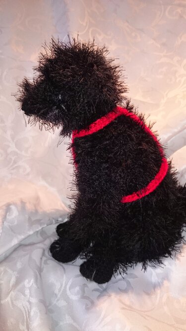 Schwarzer Terriermix - 28 cm hoch - - Häkeln