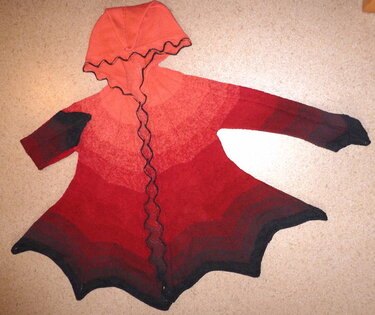 Diabola - zipfelige Strickjacke aus Farbverlaufsgarn - Stricken