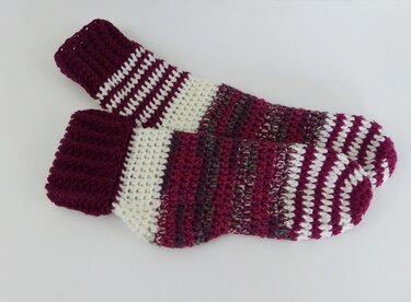 EasySoks4 gehäkelte Ringelsocken / Nikolaussocken - Häkeln