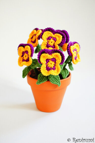 Crochet pattern Pansy