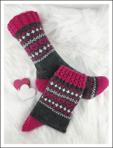Strickanleitung Lovely Hearts Socken