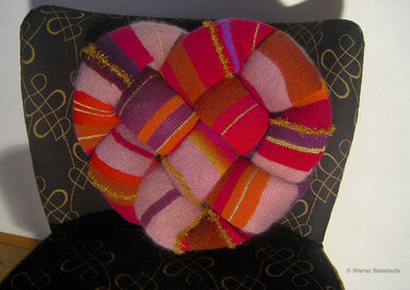 „Großes Herz“ geflochtenes Kissen, für Anfänger, Polster, Herz, stricken, Valentine, Muttertag, Wollfasten, Reste