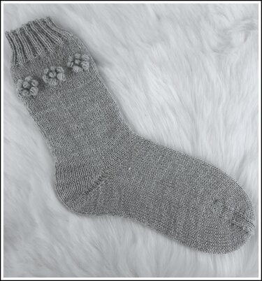 Strickanleitung Simply flowers Socken