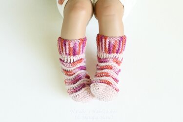 Weiche Baby- & Kindersöckchen mit Wellenmuster (Gr. 0 M. bis 4 J.) - Häkeln