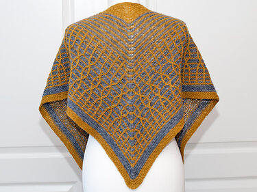 Mika - Triangle shawl - Knitting
