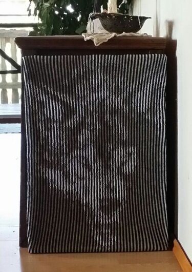 Schatten- / Illusionsstrickbild "Wolfskopf" - Stricken