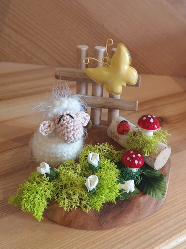 Mini Schaf für eigene Dekoidee zu Ostern und Frühling schnell gehäkelt - Häkeln