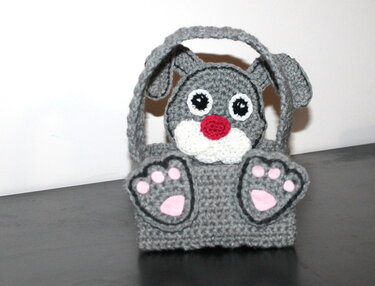 Osterhasenkorb in grau Häkelanleitung