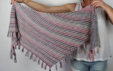 Knitting pattern shawl "Mika"