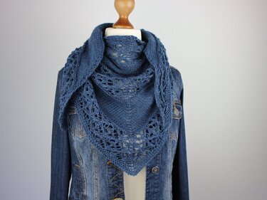 Knitting pattern shawl "Hippie"