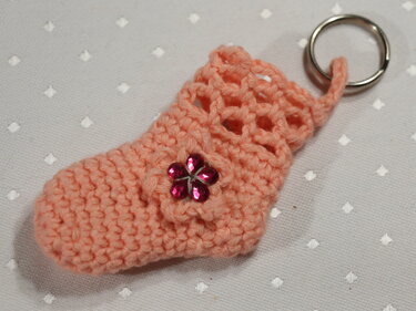 Häkelanleitung  Geschenkidee Pfiffige Minisöckchen: Amigurumi, Taschenbaumler, Schlüsselanhänger