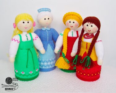 K080 Knitting Pattern - Dolls four Seasons Winter Spring Summer Autumn