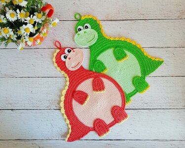339 Crochet Pattern - Dinosaur or Dragon Decor, applique, potholder, coater