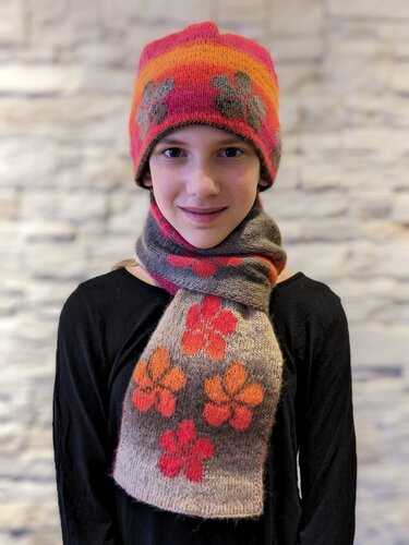 Double knitting pattern hat "Frangipani"