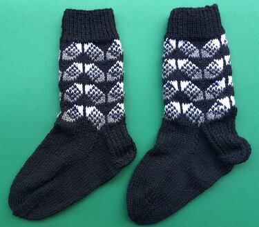 Strickanleitung für Socken mit Acorn-Muster, Gr. 43/44