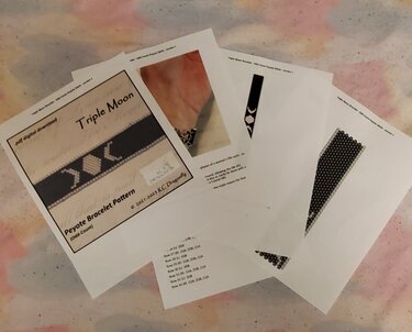 Triple Moon Narrow Peyote Stitch Bracelet - 2 versions - Crafts