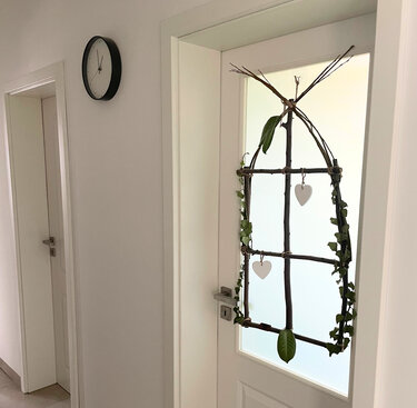 Fensterdekoration in Form eines Fensters - Basteln