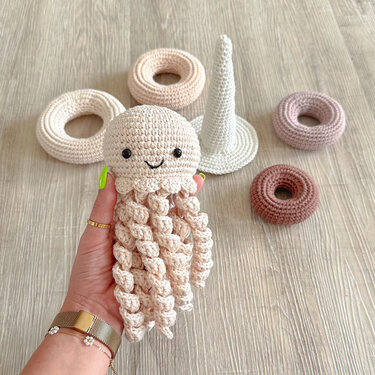 Stacking Toy Quinn the Jellyfish - Crochet Pattern / English & German