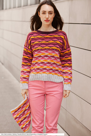 Pullover und Loop mit Hebemaschenmuster in Silbergrau, Aubergine, Fuchsia, Pink und Orange - Stricken