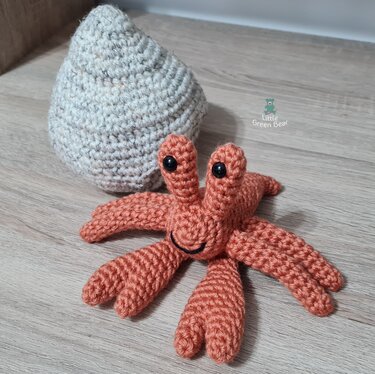 Horace the Hermit Crab Crochet Amigurumi Pattern (English)