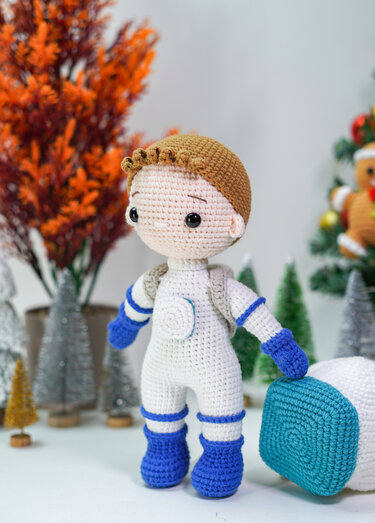 astronaut PDF pattern crochet - amigurumi astronaut pattern