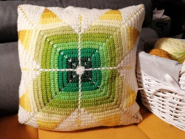 Scandi (pillow) - Crochet