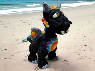 Akiro the dragon *standing* - Crochet