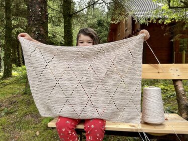 Elegant Diamond rug crochet pattern for beginners video & PDF - Woolpedia