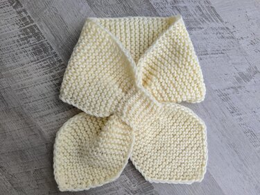 Keyhole (Pull Through) Knit Scarf Pattern - Knitting