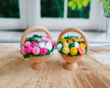 K105 Basket with roses. Flowers Window decor, home decoration, Table decor - Knitting