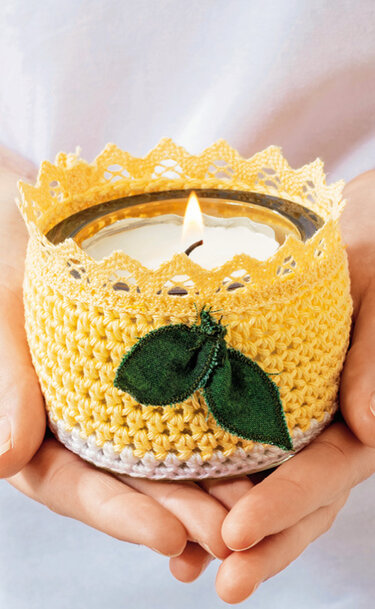 Sommerliches Näh- und Stick-Set aus Tischdecke, Vase, Windlicht und Tasche in Zitronengelb - Nähen