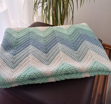 Decke Zickzack Häkelanleitung