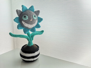 Catflower - crochet pattern by NiggyArts