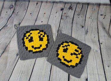 Smiley Face C2C Potholder in two designs - Image 7