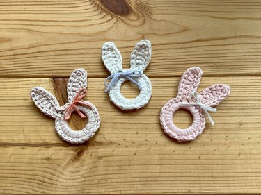 Easter bunny rings / yarn appliqué crochet pattern video & PDF - Woolpedia